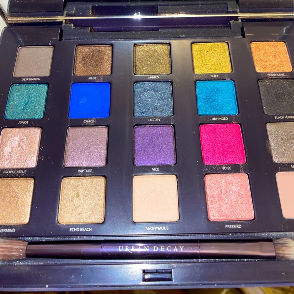 URBAN DECAY VICE PALETTE